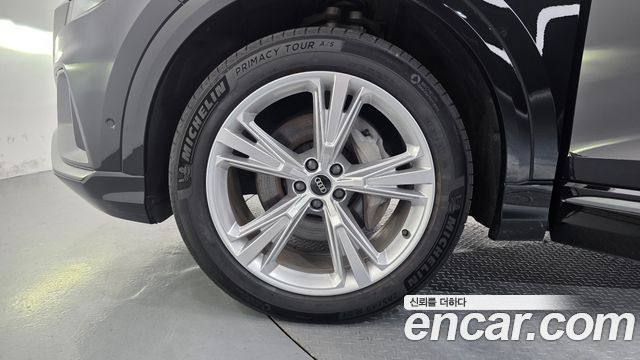 Audi Q8 45 TDI Quattro Premium — пробег 60 881 км