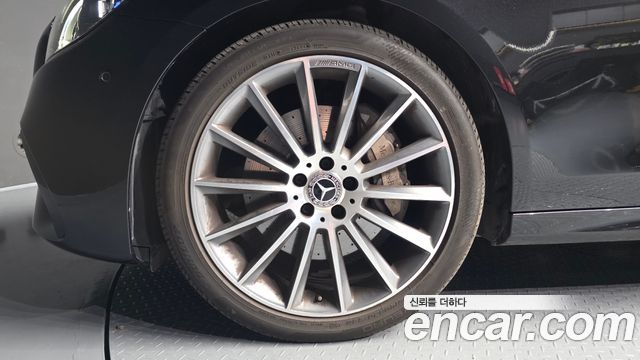 Mercedes-Benz E-Class E350 4MATIC AMG Line — пробег 176 812 км — фото 5 из 5