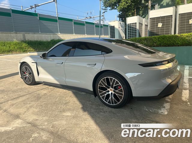 Porsche Taycan 4S — пробег 14 000 км — фото 5 из 5
