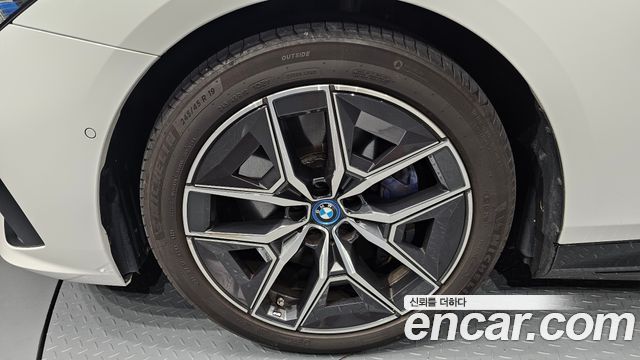 BMW i5 из Кореи Encar