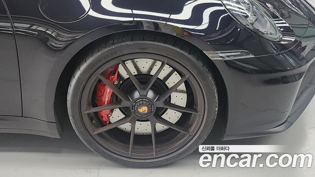 Porsche 911 Carrera 4 GTS — пробег 7640 км
