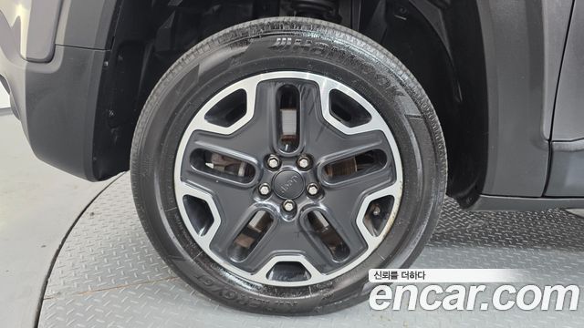 Jeep Renegade 2.0 Diesel Tailhawk AWD 2018 — пробег 70 007 км