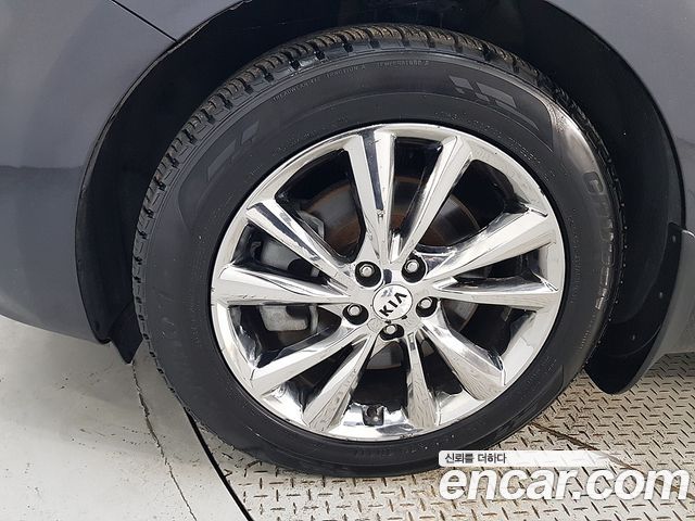 Kia Carnival 9-Seater Prstige — пробег 205600 км
