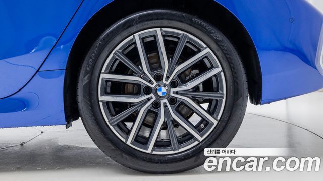 BMW 2-Series 220i M Sport Design — пробег 4 020 км — фото 5 из 5