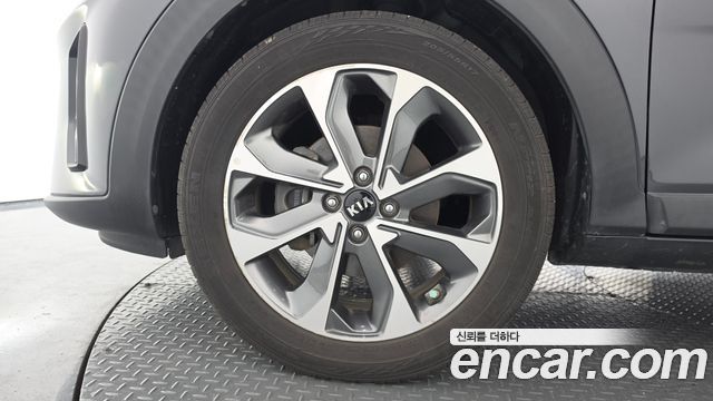 Kia Stonic 1.4 Trendy 2018 — пробег 67 787 км