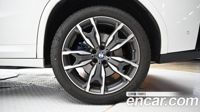 BMW X4 xDrive20i M Sport — пробег 28 905 км — фото 5 из 5