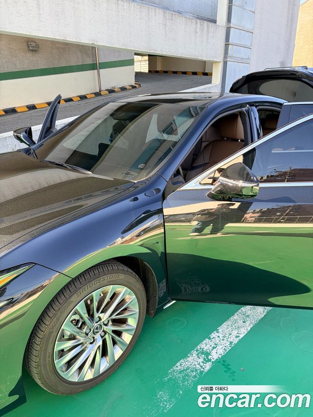 Lexus ES Executive — пробег 8 000 км — фото 5 из 5