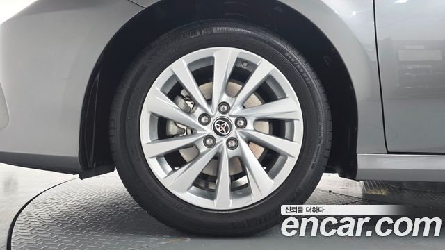Toyota Camry 2.5 LE Hybrid — пробег 11 818 км