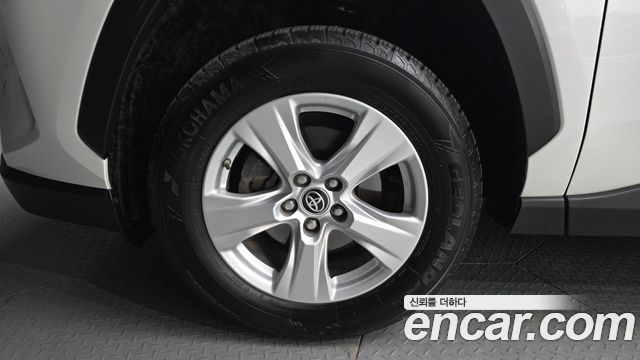 Toyota RAV4 2.5 2WD Hybrid — пробег 84 423 км