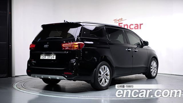 Kia Carnival из Кореи Encar