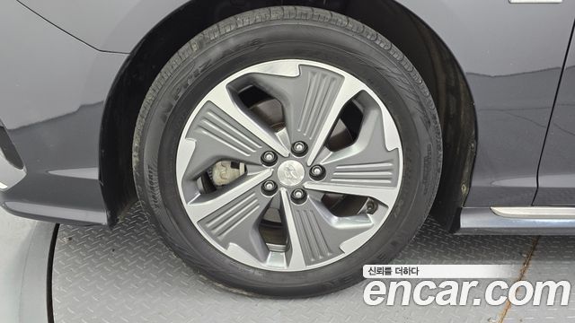 Hyundai Sonata Premium Special — пробег 127 240 км — фото 5 из 5