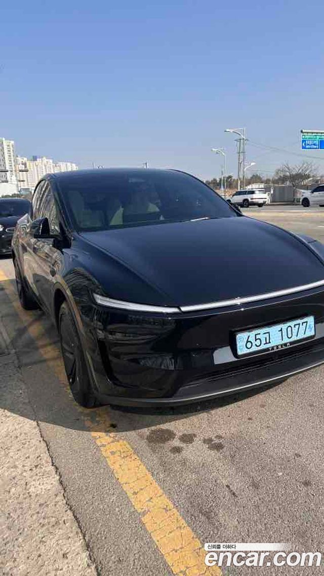 Tesla Model Y Premium Long Range AWD — пробег 10 500 км — фото 2 из 5