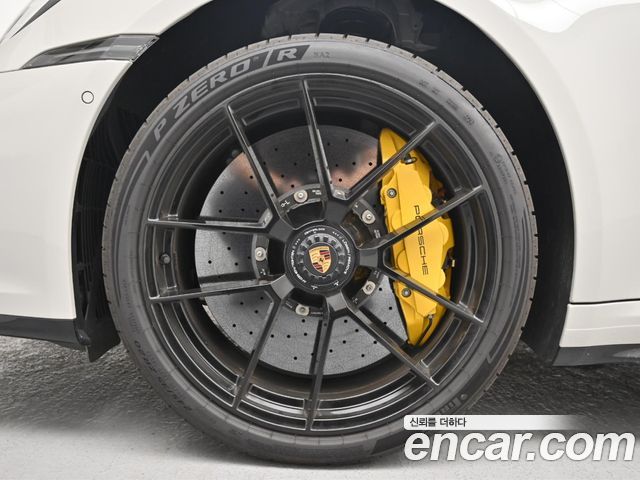 Porsche 911 Carrera GTS — пробег 3 440 км