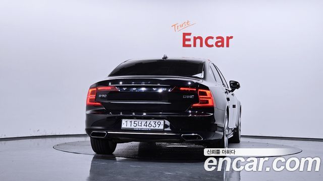 Volvo S90 D5 AWD Inscription — пробег 125 550 км