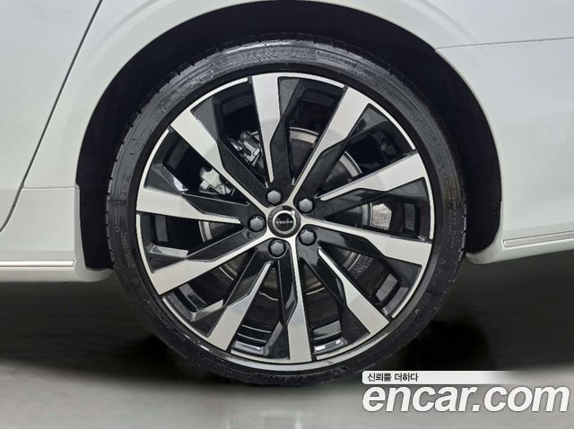 Volvo S90 B5 Ultra Bright Air sus — пробег 111 км