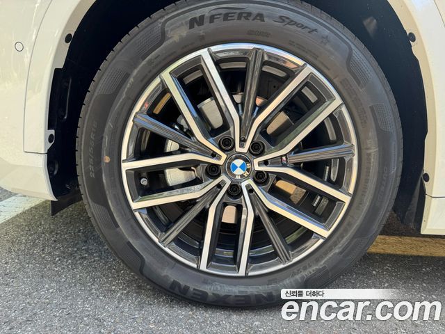 BMW iX1 eDrive 20 M Sport — пробег 399 км — фото 5 из 5