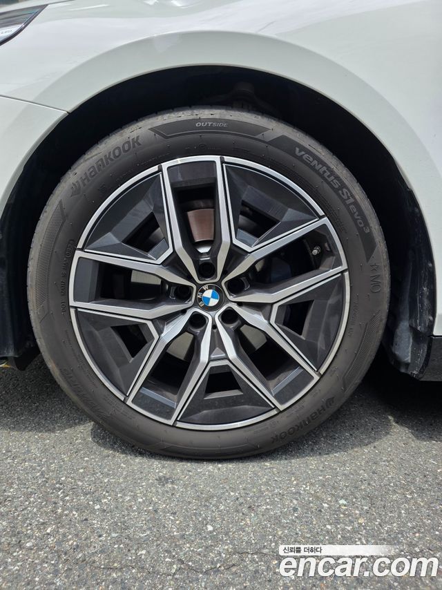 BMW 5-Series 520i M Sport — пробег 31 500 км — фото 3 из 5