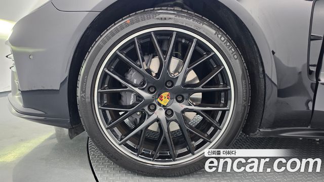 Porsche Panamera 3.0 AWD — пробег 25 467 км