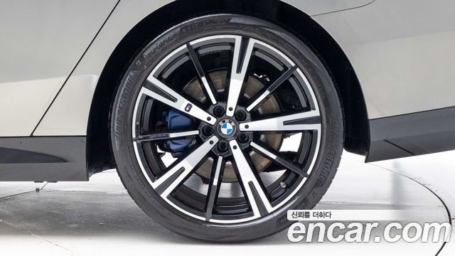 BMW 5-Series 530i xDrive M Sport — пробег 17 610 км — фото 5 из 5