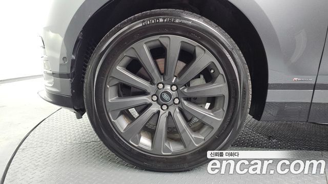Land Rover Range Rover Velar 3.0 D300 R-Dynamic SE — пробег 115 568 км
