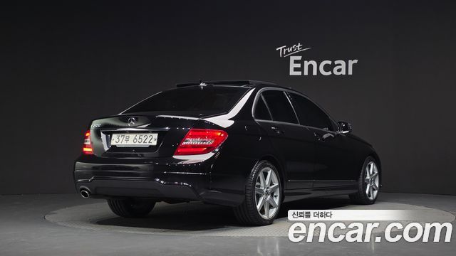 Mercedes-Benz C-Class C200 CGI Avantgarde Style Package — пробег 103 822 км — фото 2 из 5