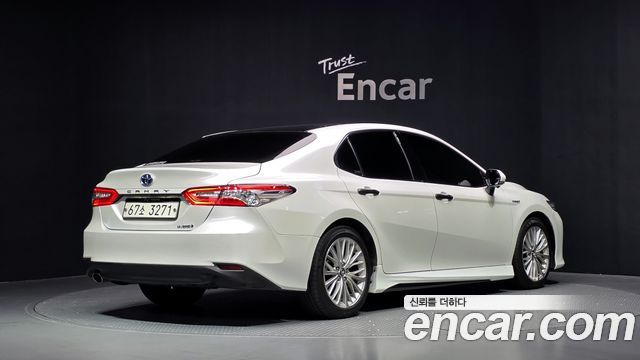 Toyota Camry 2.5 XLE Hybrid — пробег 77 146 км