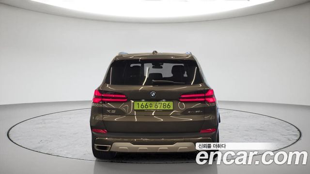 BMW X5 xDrive 50e xLine — пробег 4 506 км — фото 4 из 5