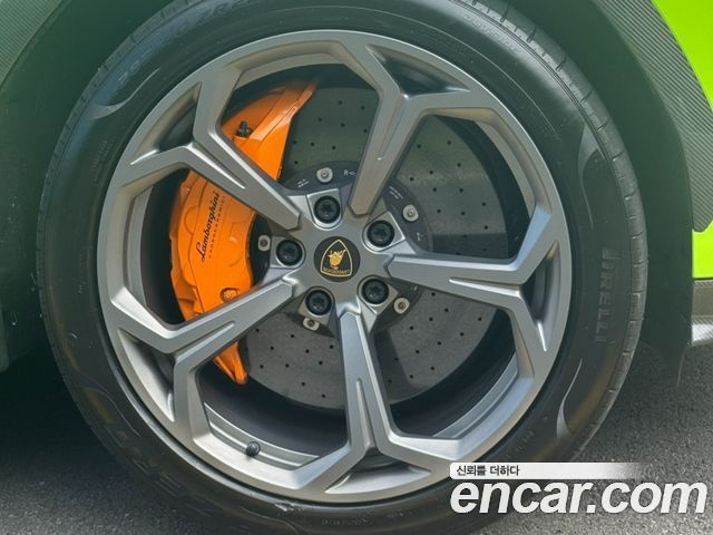 Lamborghini Urus из Кореи Encar