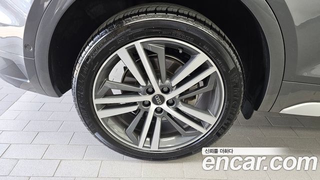Audi Q5 40 TDI Quattro Premium — пробег 33 709 км