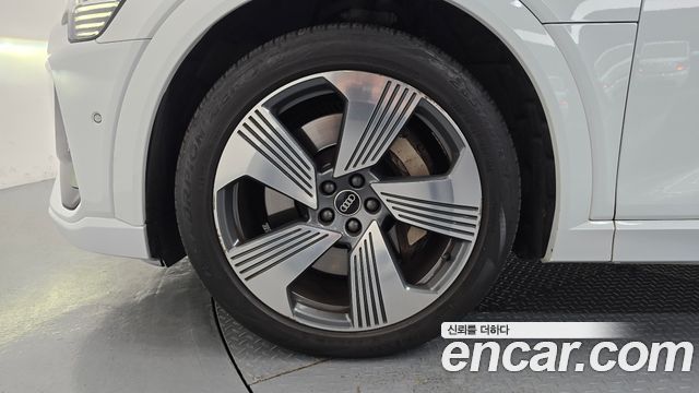 Audi e-tron 55 Quattro Sportback — пробег 98 123 км