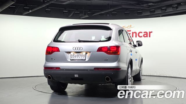Audi Q7 4.2 FSI Quattro 4L — пробег 179 720 км