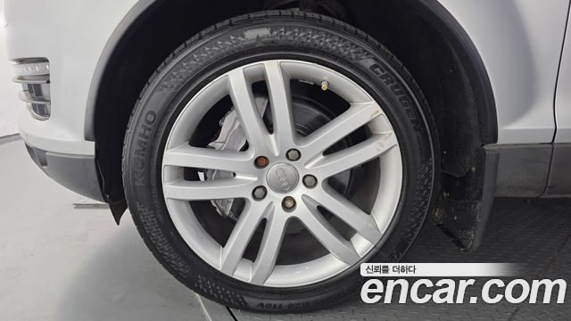 Audi Q7 4.2 FSI Quattro 4L — пробег 179 720 км