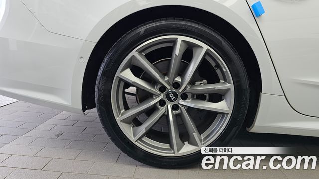 Audi A7 55 TFSI Quattro Premium — пробег 76 735 км
