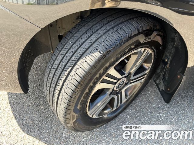 Ssangyong KORANDO 4WD GT 11-seater — пробег 177 961 км