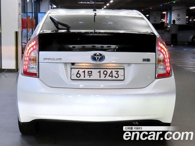 Toyota Prius 1.8 M — пробег 130 521 км