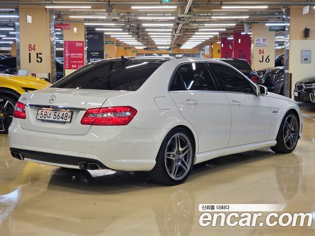 Mercedes-Benz E-Class E63 AMG — пробег 98 700 км — фото 2 из 5