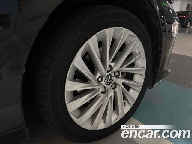 Lexus ES Luxury Plus — пробег 153 152 км — фото 5 из 5