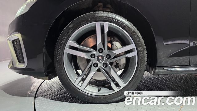 Audi A4 45 TFSI Quattro Premium — пробег 75 919 км