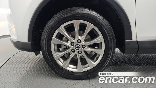 Toyota RAV4 2.5 2WD 4th — пробег 39 098 км