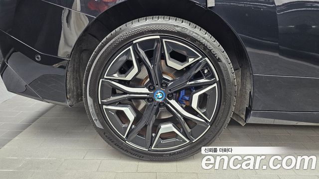 BMW iX из Кореи Encar