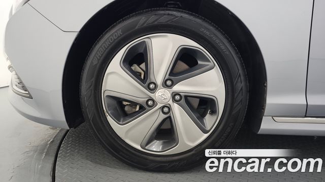 Hyundai Sonata 2.0 HEV Premium — пробег 89 730 км — фото 5 из 5