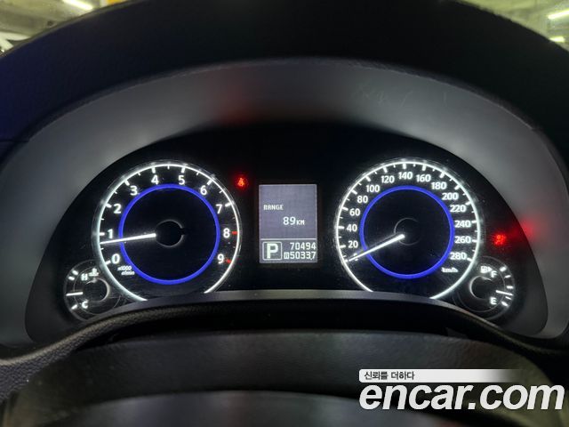 Infiniti Q60 3.7 Convertible — пробег 70 494 км