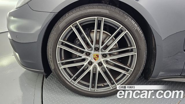 Porsche Panamera 3.0 AWD — пробег 84 500 км