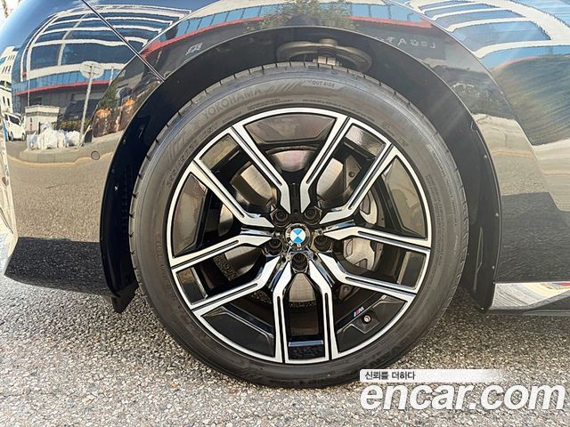 BMW 7-Series 740i xDrive M Sport — пробег 4 991 км — фото 5 из 5