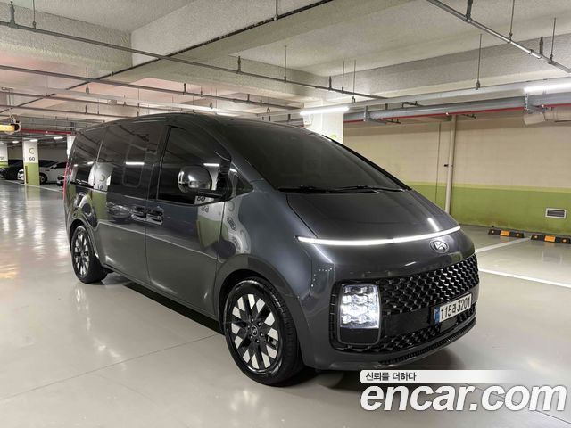 Hyundai Staria L3.5 Lounge 9-Seater Prestige — пробег 80 500 км