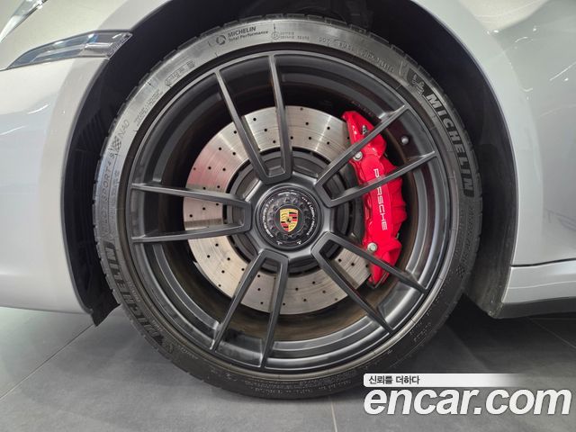 Porsche 911 Carrera 4 GTS — пробег 22 721 км