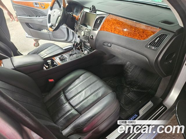 Hyundai Equus VS460 Prestige — пробег 140 000 км