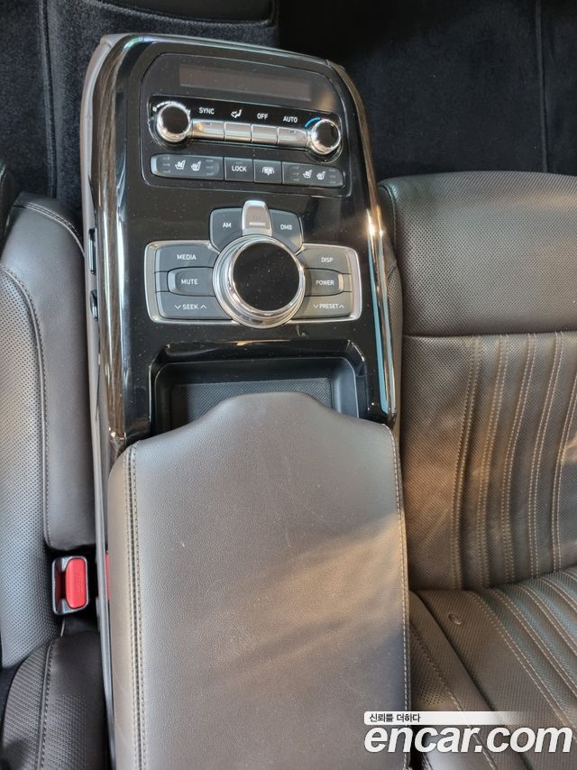 Genesis EQ900 3.3 T-GDI AWD Premiun Luxury — пробег 238 733 км