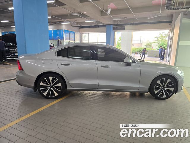 Volvo S60 B5 Ultimate Bright — пробег 21 319 км