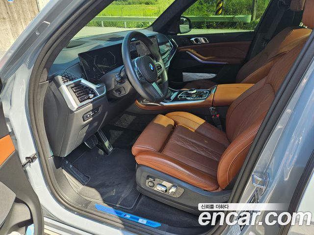 BMW X7 xDrive 40i M Sport 6STR — пробег 15 700 км